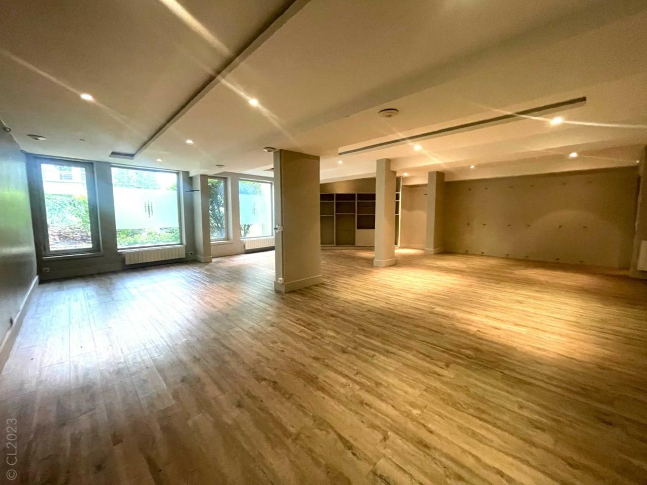 Bureau Paris 588m² Location bureau Paris OLBUR2206644 2